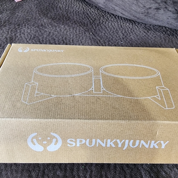 Cat/dog feeders - Picture 2 of 4